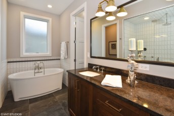 20_1544GraceSt_13001_MasterBathroom_HiRes