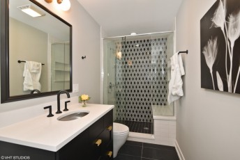 34_1544GraceSt_166_HerBathroom_HiRes